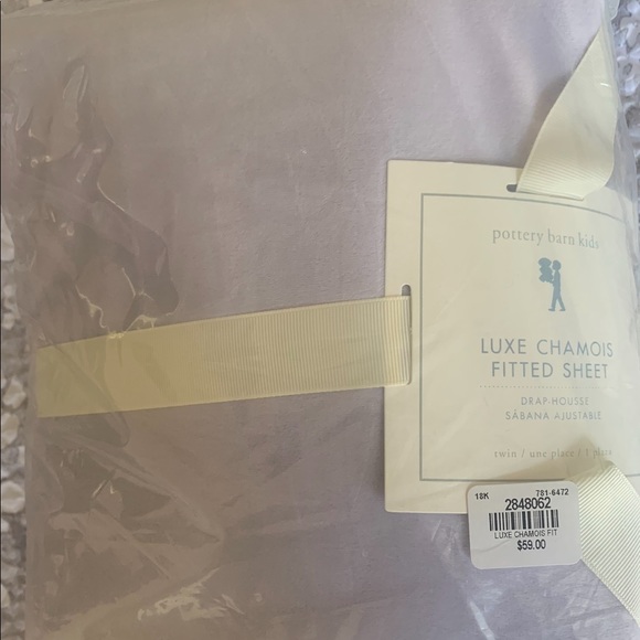 New pottery barn kids twin comforter and sheet. - Picture 2 of 3